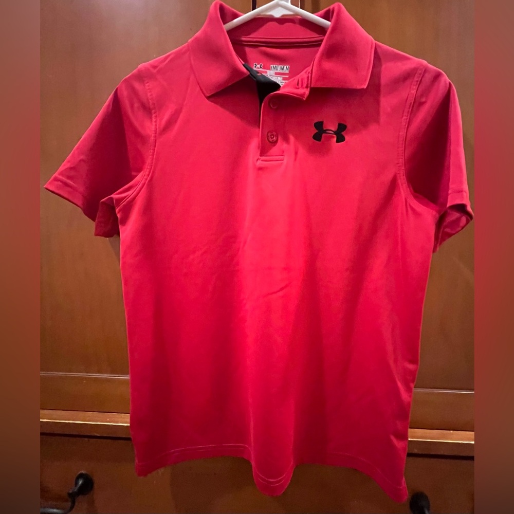 YOUTH MEDIUM/LOOSE
UNDER ARMOUR POLO
NEVER WORN